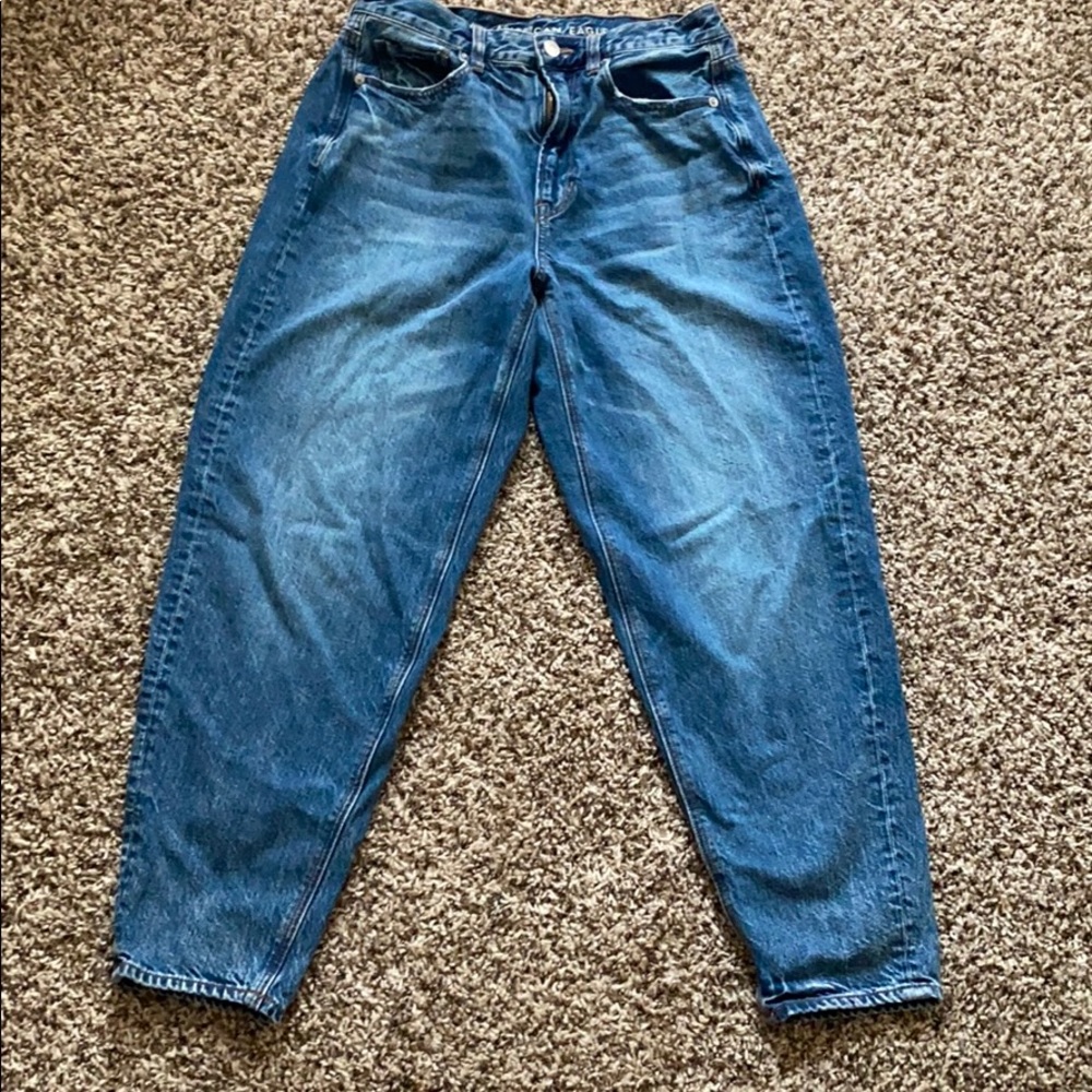 American Eagle Relaxed Mom Jean